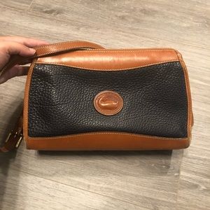 Vintage Dooney & Bourke crossbody bag